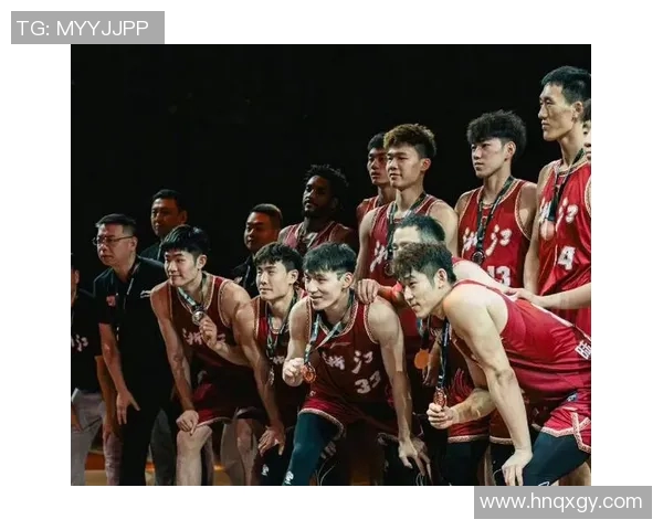 重庆羽毛球队在洲际杯积分榜上以79分稳居第一名展现强劲实力